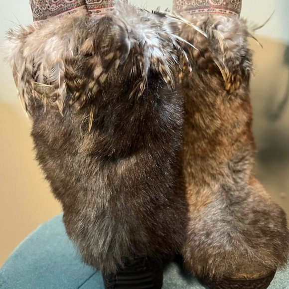 Unique boots fur and feathers - Picture 8 of 8